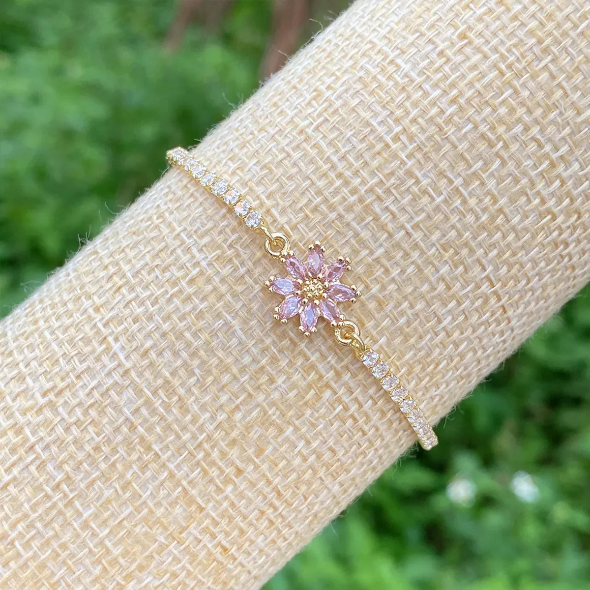 A special bracelet in 3 colors