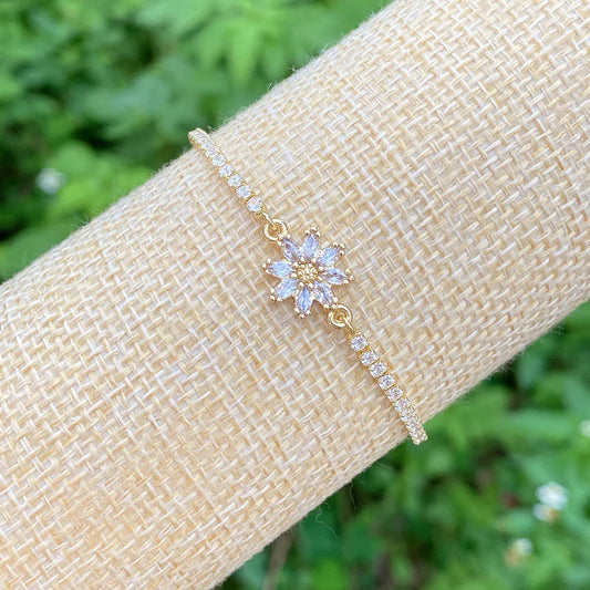 A special bracelet in 3 colors