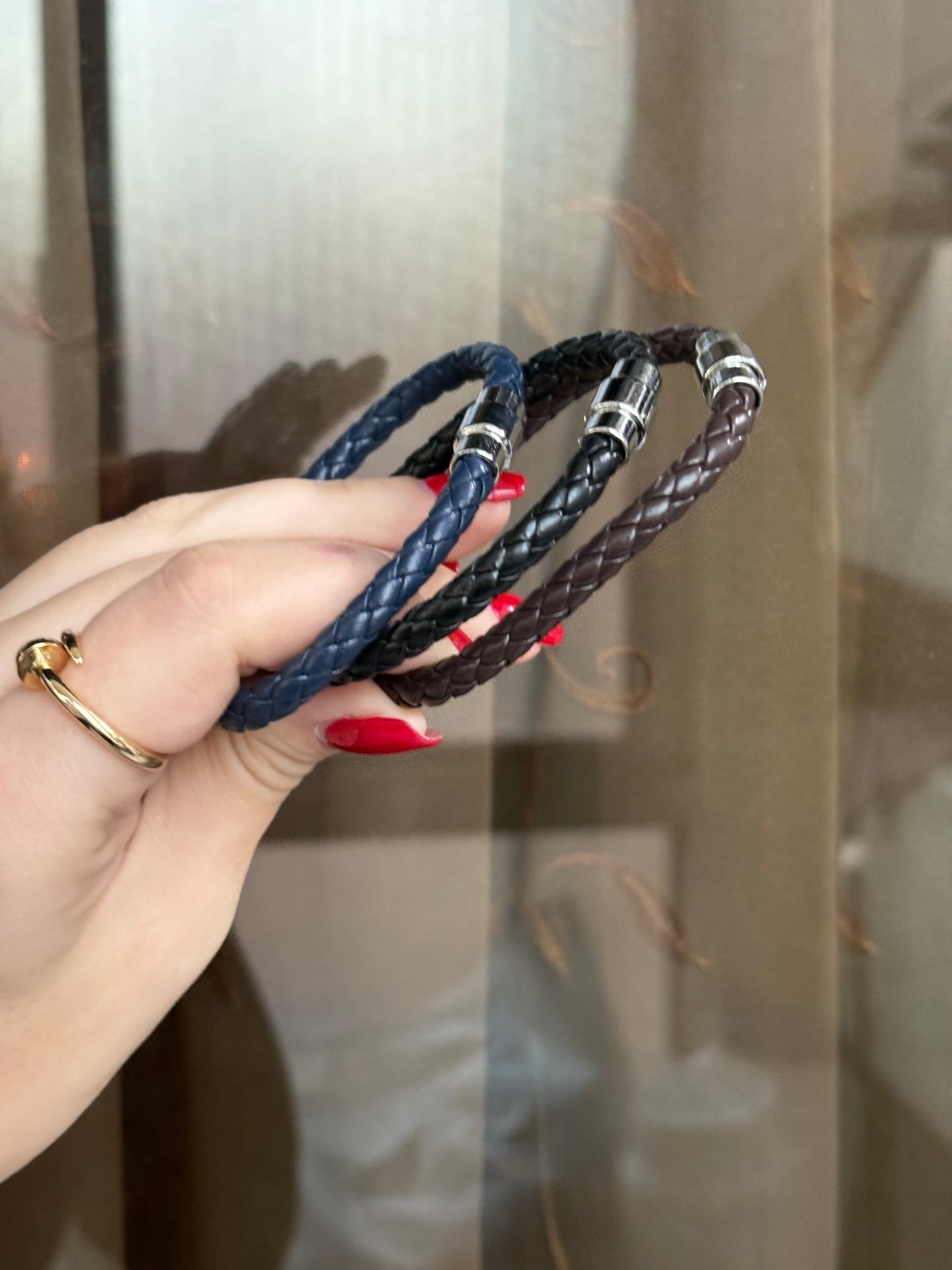 Wrist band in 3 colors