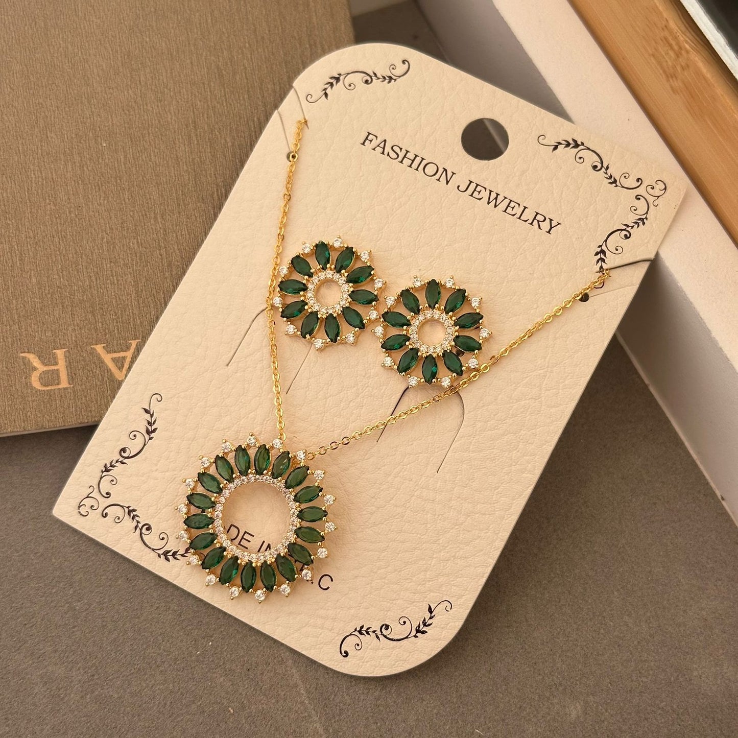 Zircon set